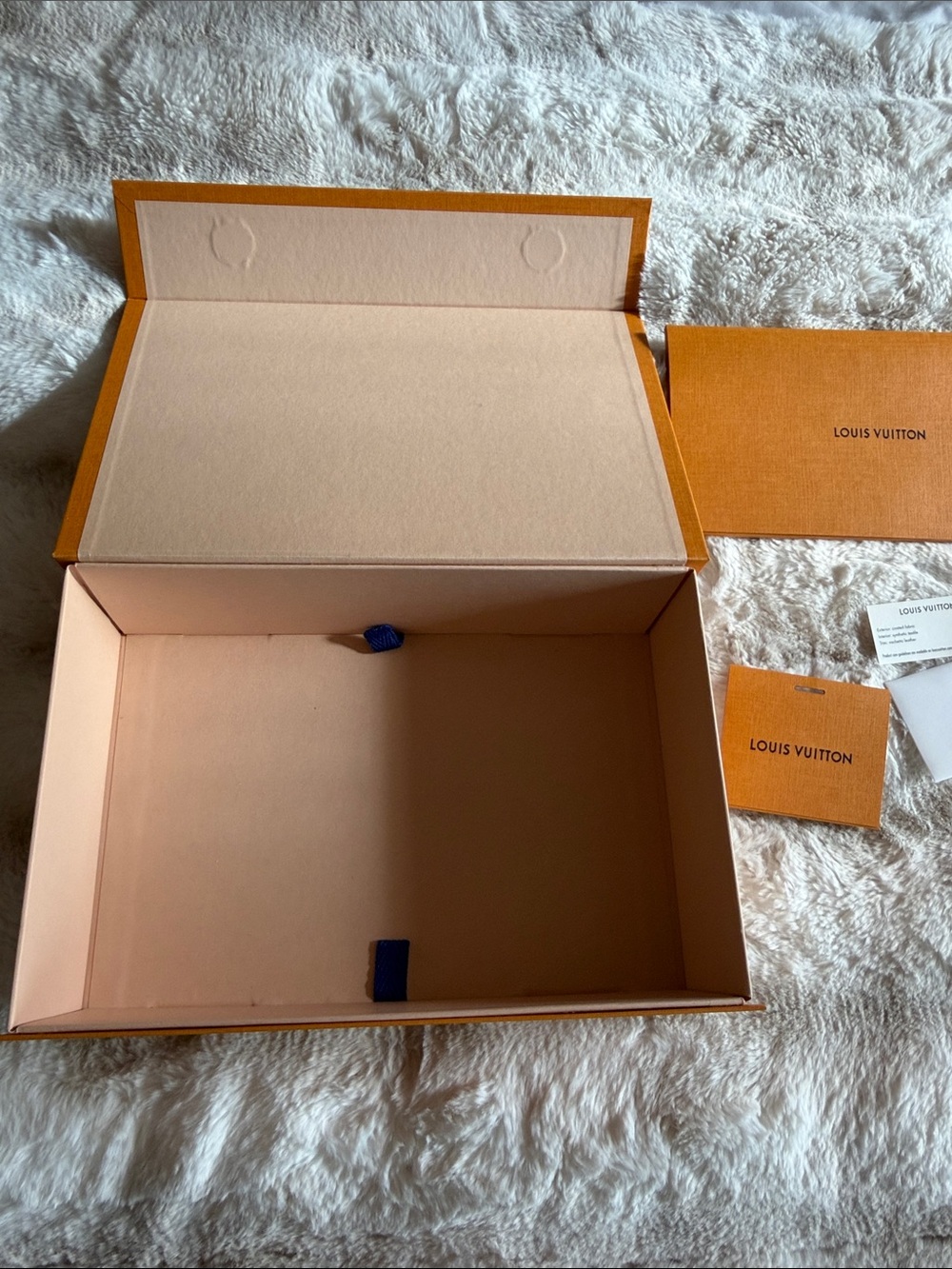 Accessories Box with Brand Label - Picture 5 of 6